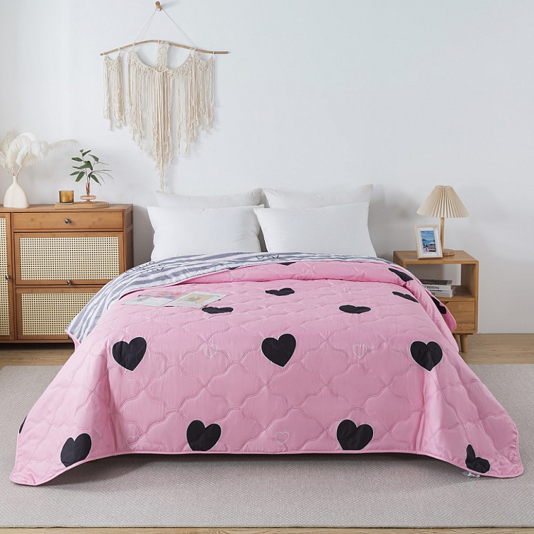 Покрывало стеганое из полисатина TANGO SIESTA Сердечки на розовом 220х240