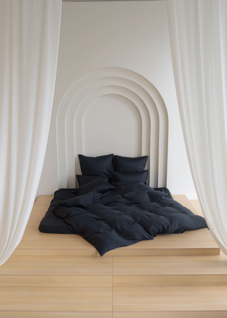 Постельное белье с простыней на резинке 160х200 GERMAN GRASS BLACK BRILLIANT GRASS 70х70 (2шт) 1,5-спальное