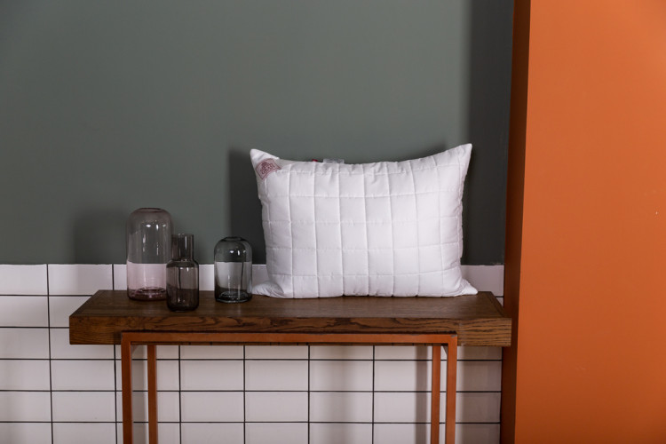 Подушка стеганная GERMAN GRASS PREMIUM FAMILIE NON-ALERGENIC 50х68 регулируемая