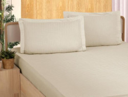 Простыня на резинке из страйп-сатина KARVEN P935 темно-бежевая 100х200х33 с наволочкой 50х70